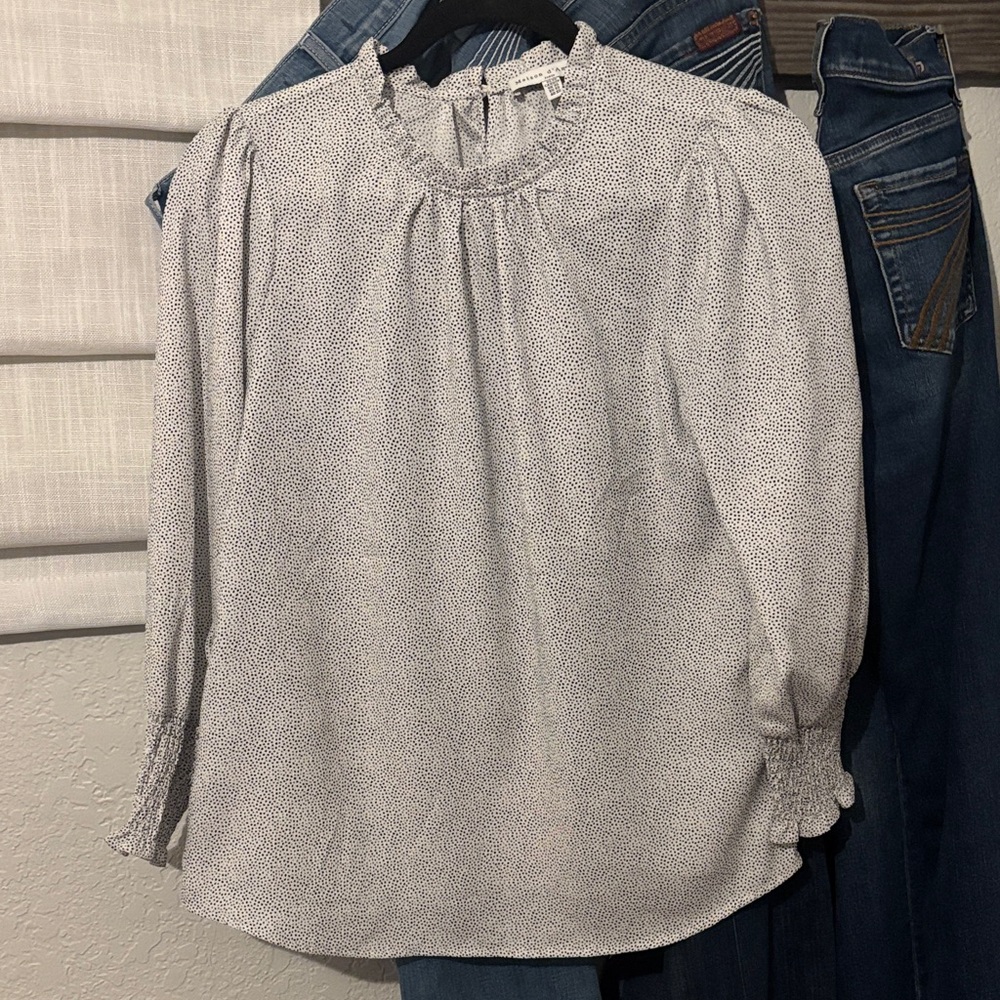 Chic White Patterned Blouse